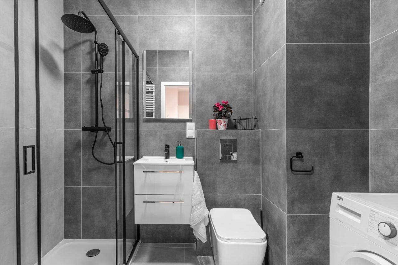 Apartamenty Homely Place Blisko Starego Rynku - Parking Poznan Exterior foto