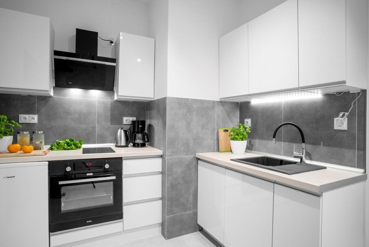 Apartamenty Homely Place Blisko Starego Rynku - Parking Poznan Exterior foto