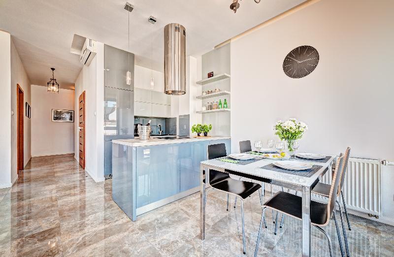 Apartamenty Homely Place Blisko Starego Rynku - Parking Poznan Exterior foto
